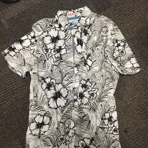 Men's XL button down short sleeve shirt